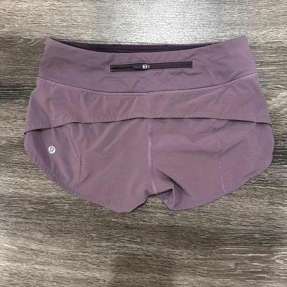 Purple Lululemon 2.5in Speed up shorts size 2 - Picture 2 of 6